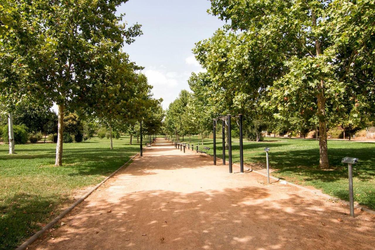 Apartamento Forum-Ciencias Con Piscina, Gym & Parking Granada Eksteriør billede
