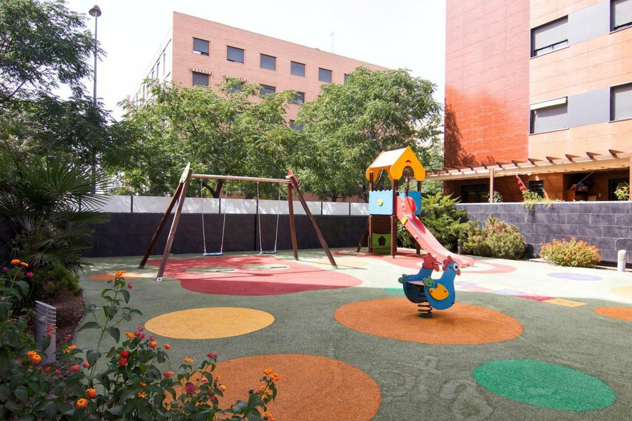 Apartamento Forum-Ciencias Con Piscina, Gym & Parking Granada Eksteriør billede